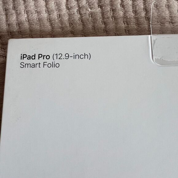 Apple Smart Folio Genuine OEM (for 12.9-inch iPad Pro - 3rd Generation) - White - Picture 7 of 9